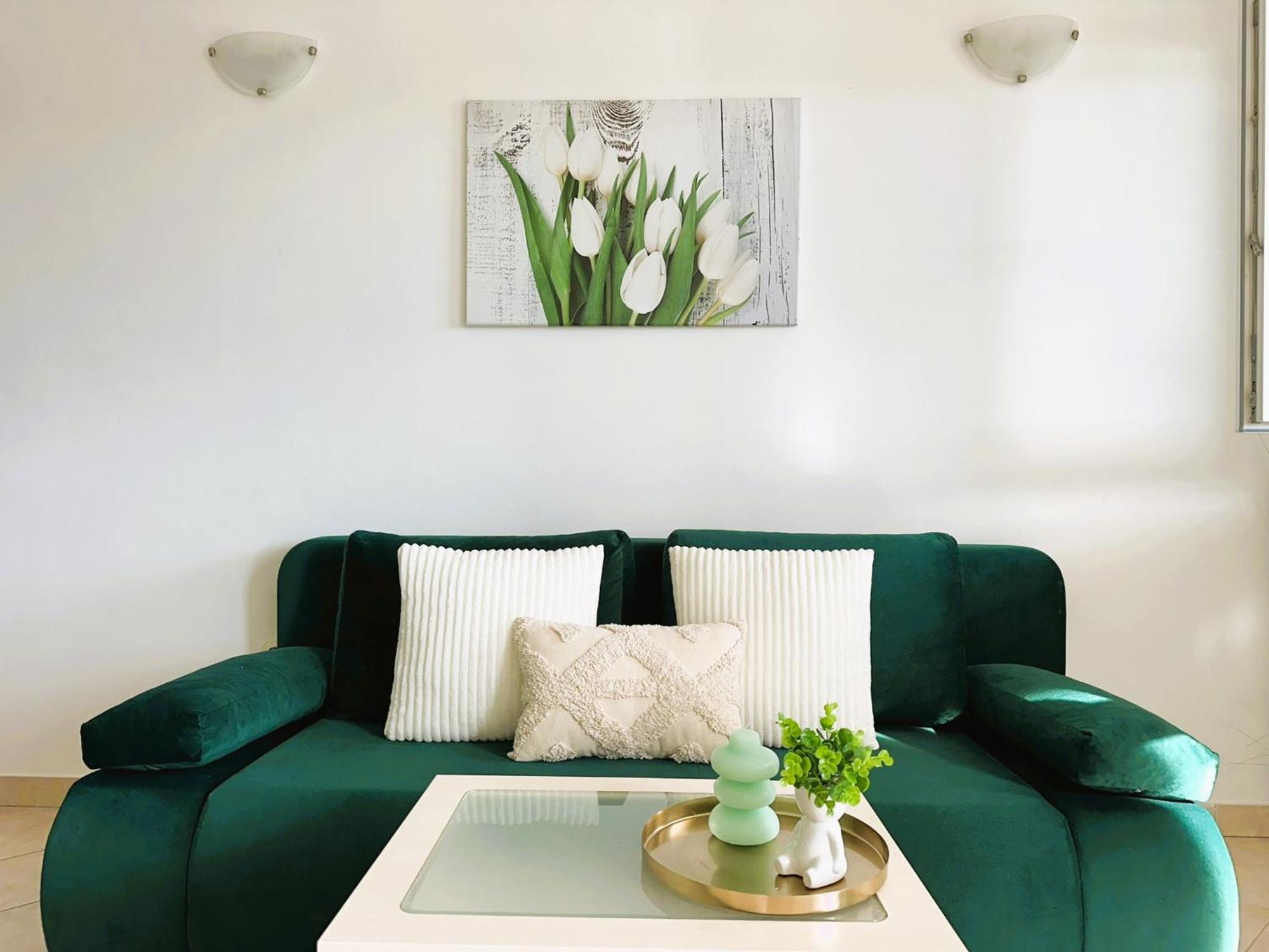 Apartment Milna - With Swimming Pool & Amazing Seaviews, Above Bijaka Beach Eksteriør billede