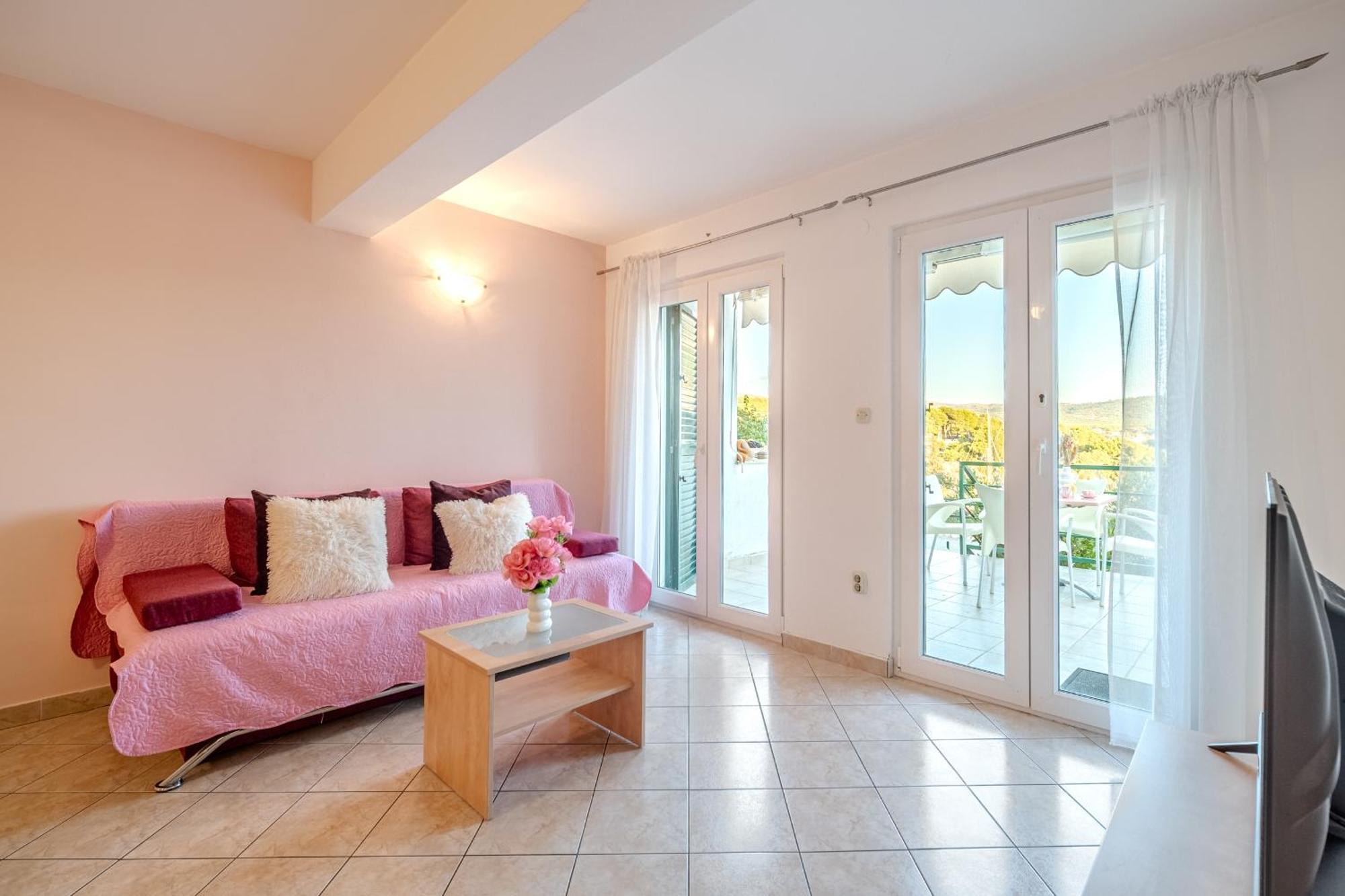 Apartment Milna - With Swimming Pool & Amazing Seaviews, Above Bijaka Beach Eksteriør billede