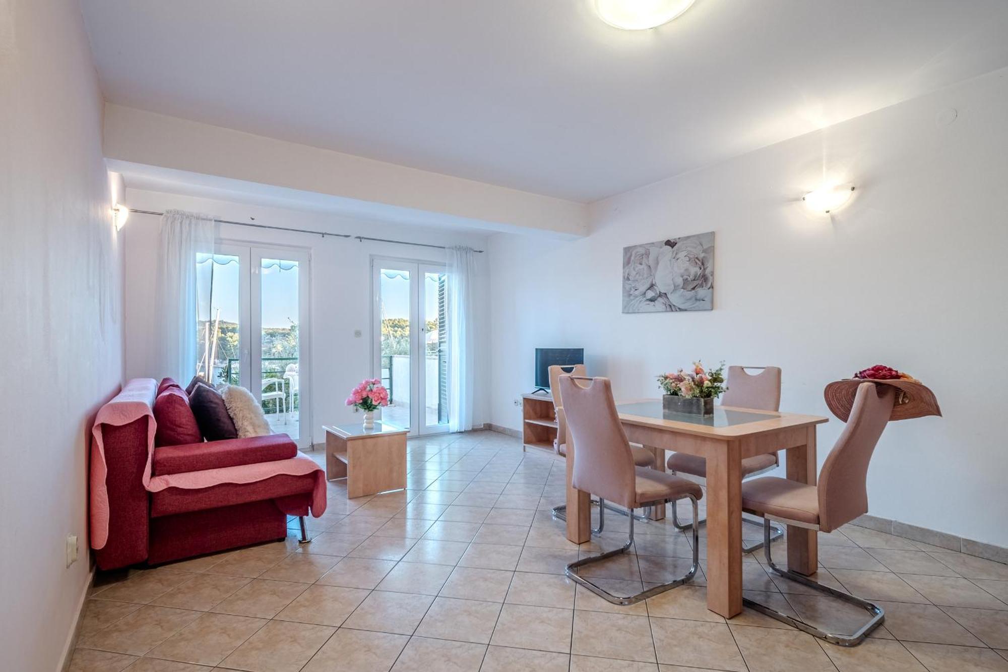 Apartment Milna - With Swimming Pool & Amazing Seaviews, Above Bijaka Beach Eksteriør billede