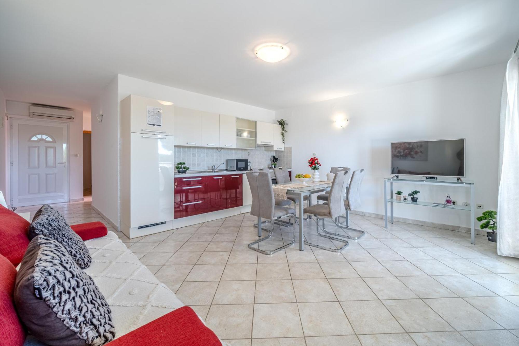 Apartment Milna - With Swimming Pool & Amazing Seaviews, Above Bijaka Beach Eksteriør billede