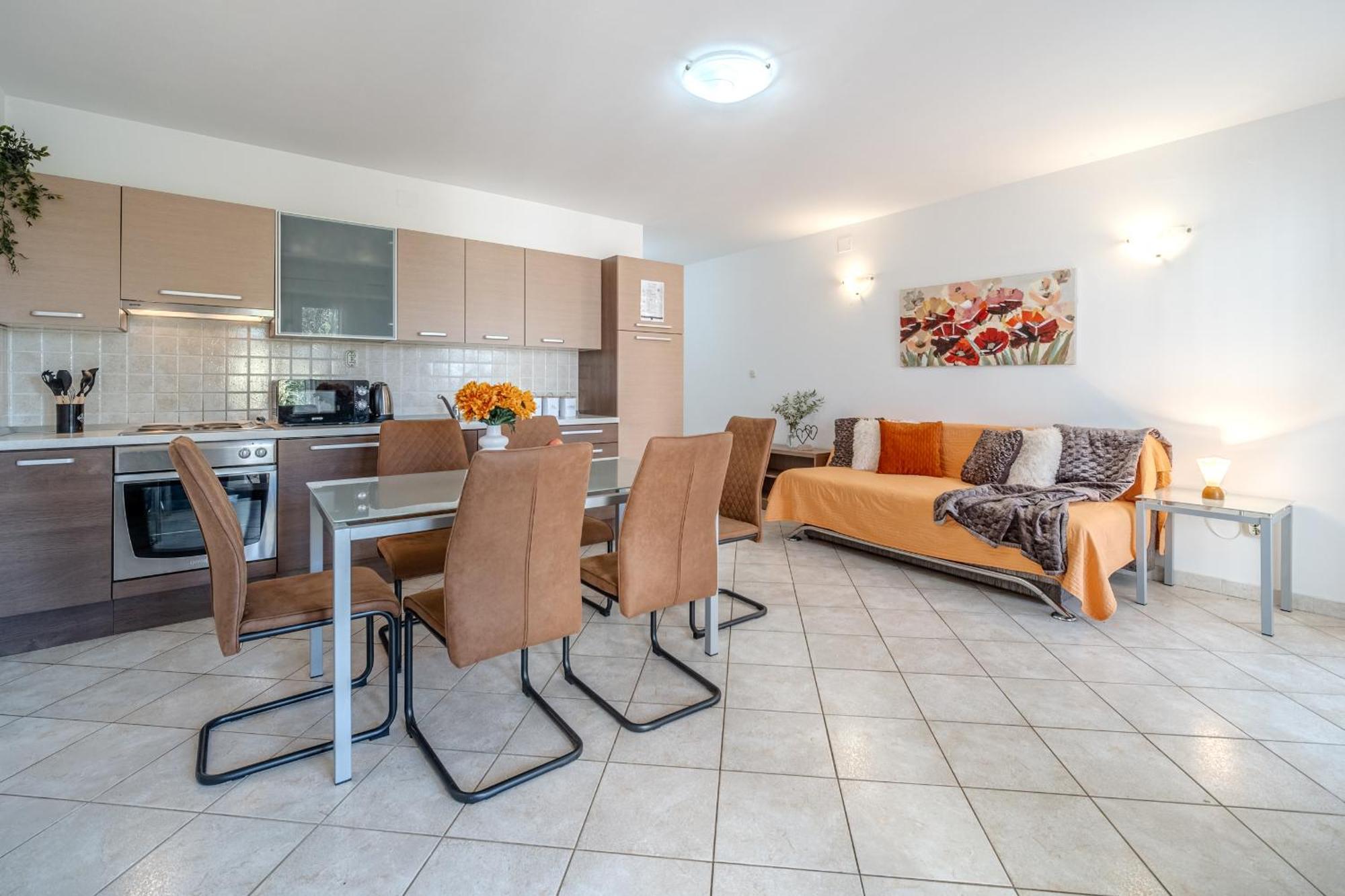 Apartment Milna - With Swimming Pool & Amazing Seaviews, Above Bijaka Beach Eksteriør billede