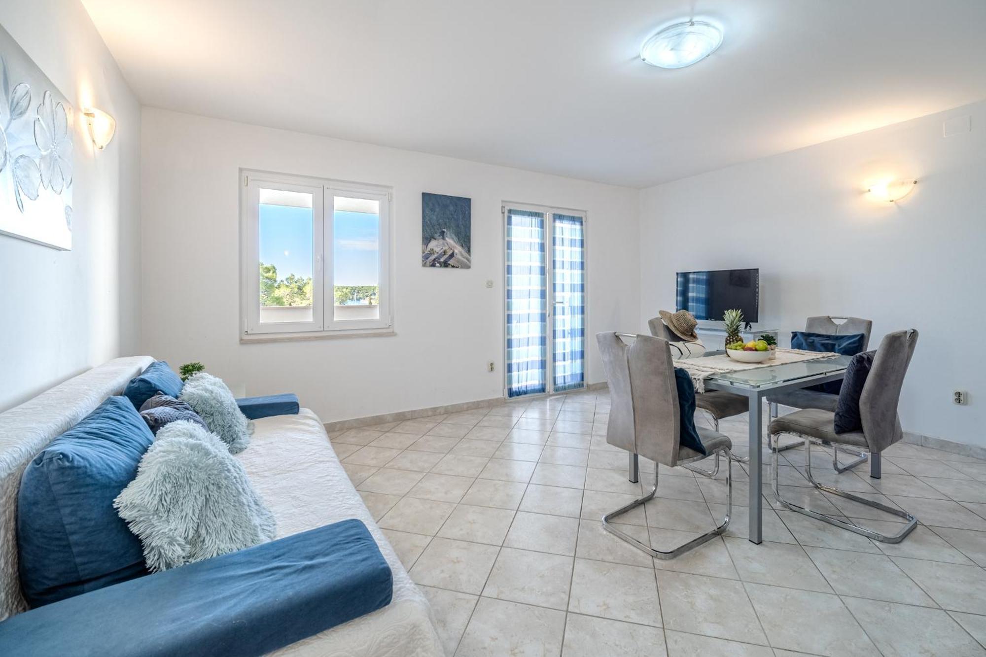 Apartment Milna - With Swimming Pool & Amazing Seaviews, Above Bijaka Beach Eksteriør billede