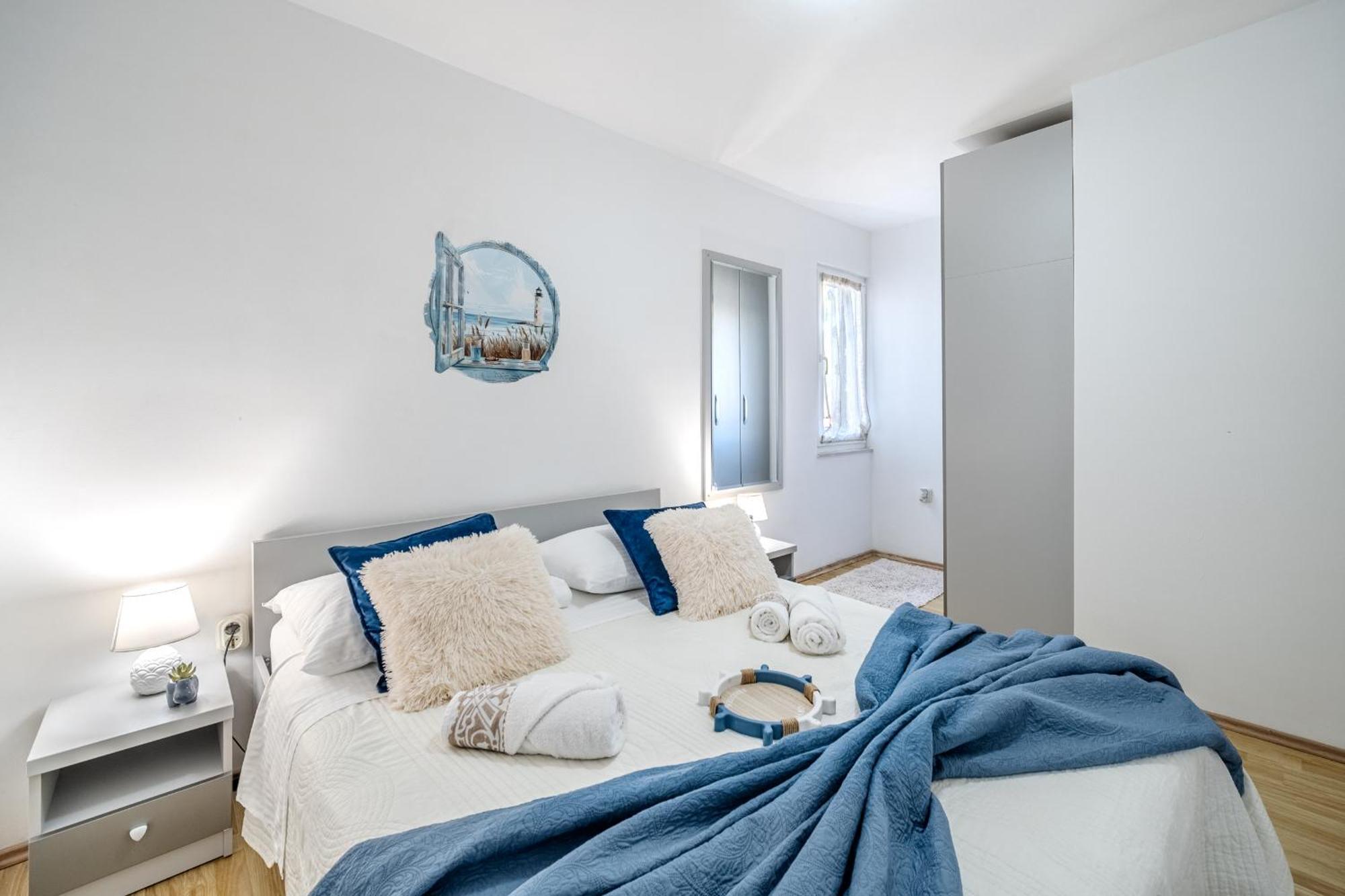Apartment Milna - With Swimming Pool & Amazing Seaviews, Above Bijaka Beach Eksteriør billede