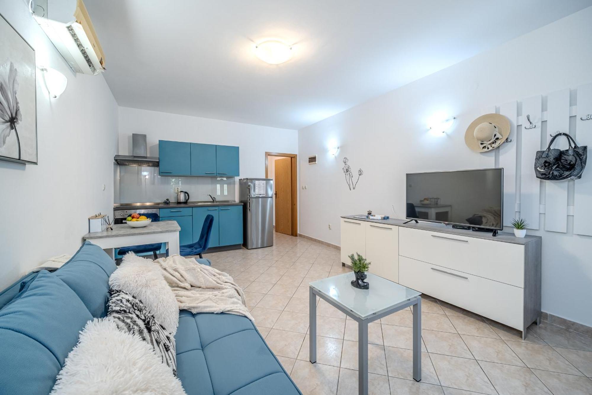 Apartment Milna - With Swimming Pool & Amazing Seaviews, Above Bijaka Beach Eksteriør billede
